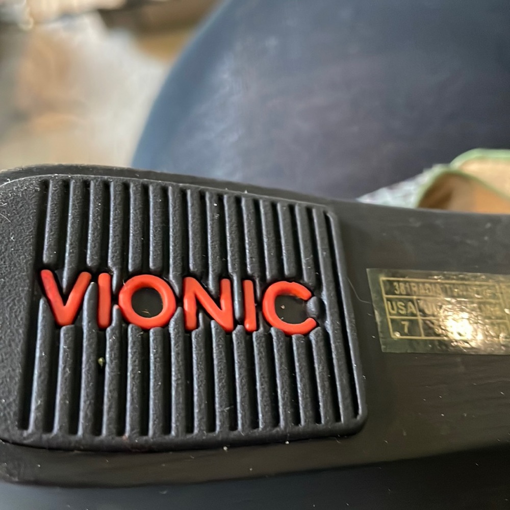 Women’s Vionic Sandels. Size 11. Multicolored snake skin. - Picture 3 of 9